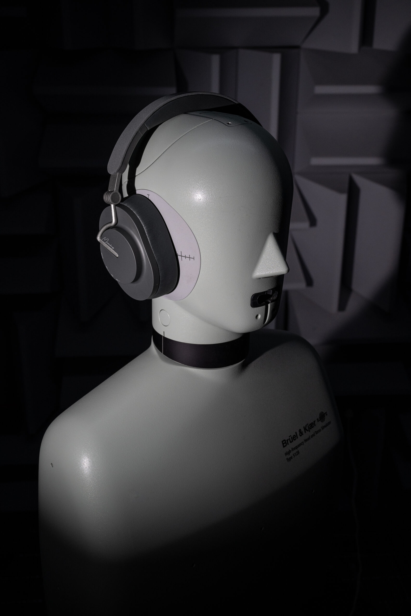 MOONDROP EDGE Portable Wireless ANC Headphones - Image 4